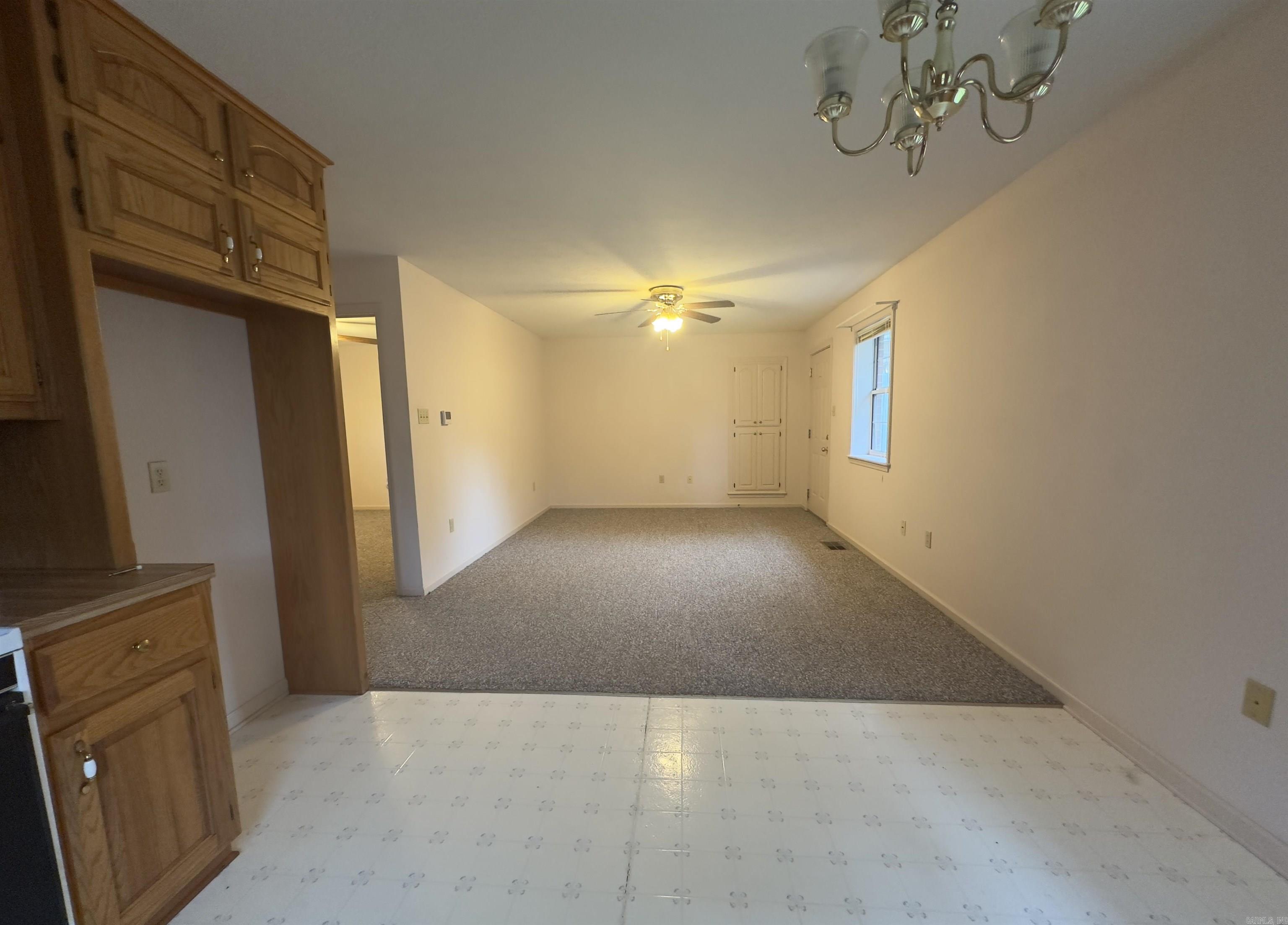 CHARLESTOWNE - Residential