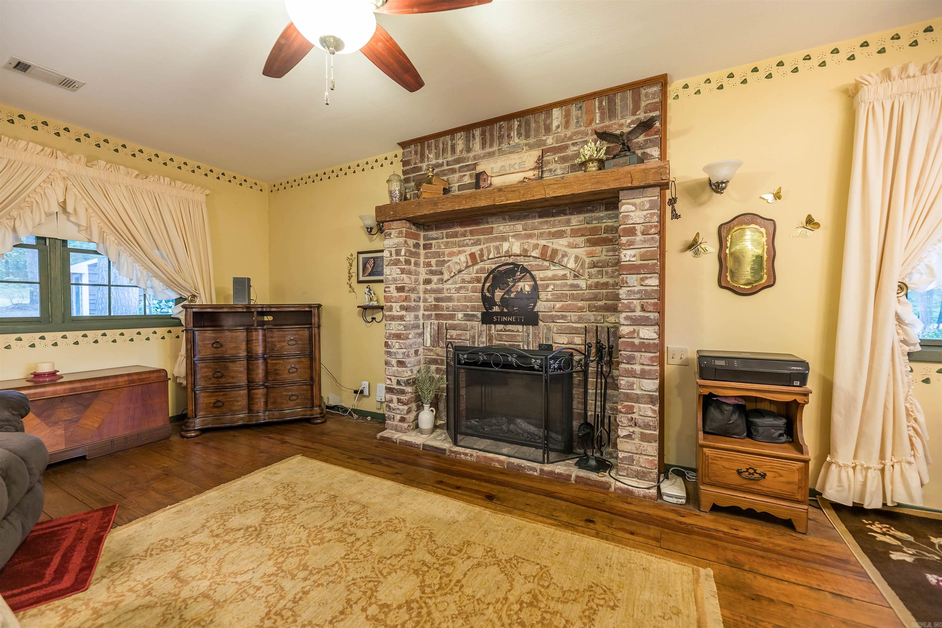 GILLESPIE,E.O. SD (WOL) - Residential