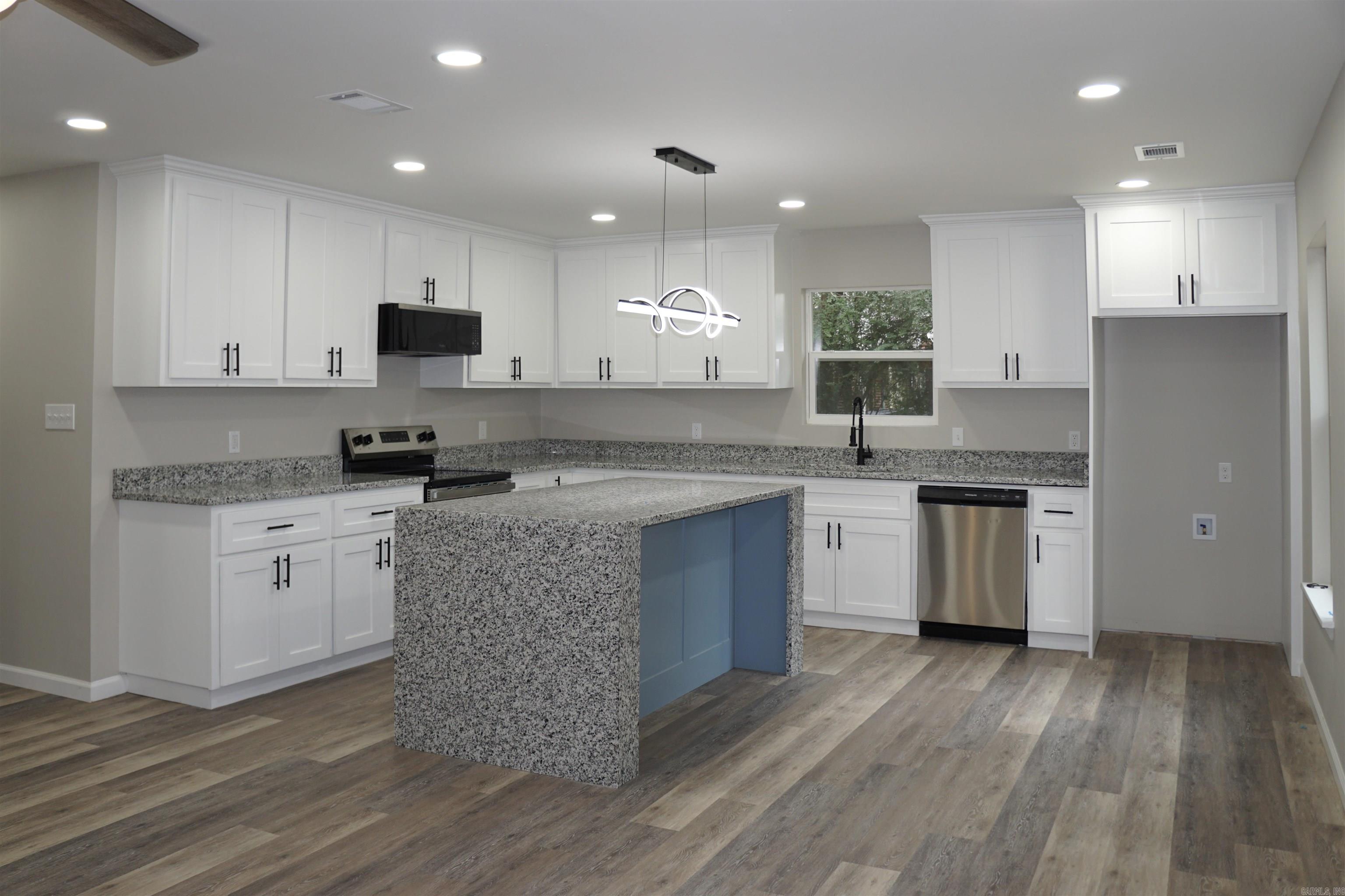 HARRY MOORES ADDN.PLUMERVILLE - Residential
