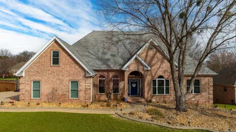 Photo of 113 Mohawk Drive, Maumelle, AR 72113 (MLS # 26027232)