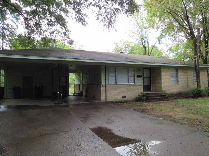 Well maintained home close to Hendrix College. Freshly painted interior, wood & tile floors throughout, all kitchen appliances including refrigerator, spacious bedrooms, 2 car carport with storage room, chain link fenced yard.
