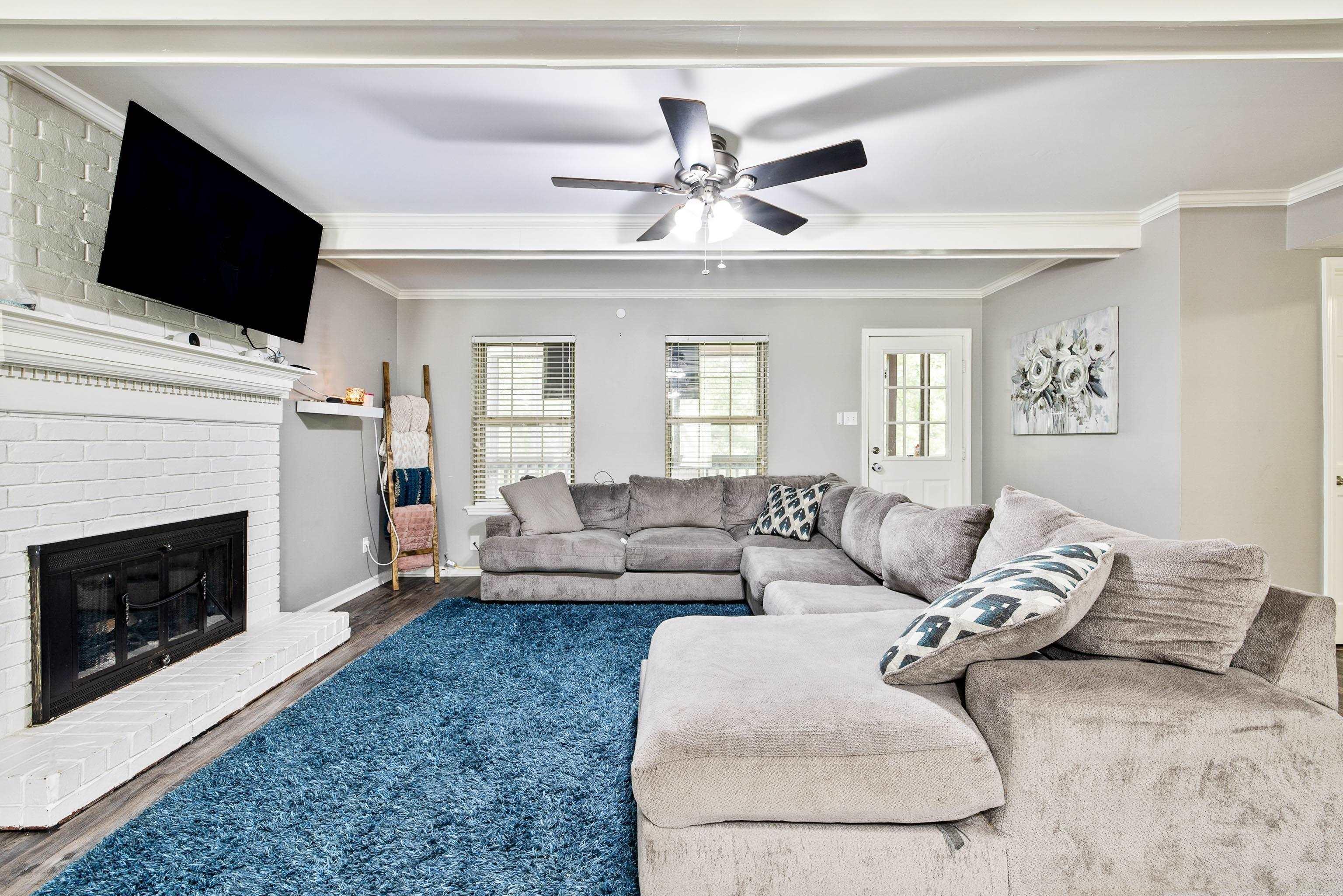 PEBBLE BEACH PARK - Residential