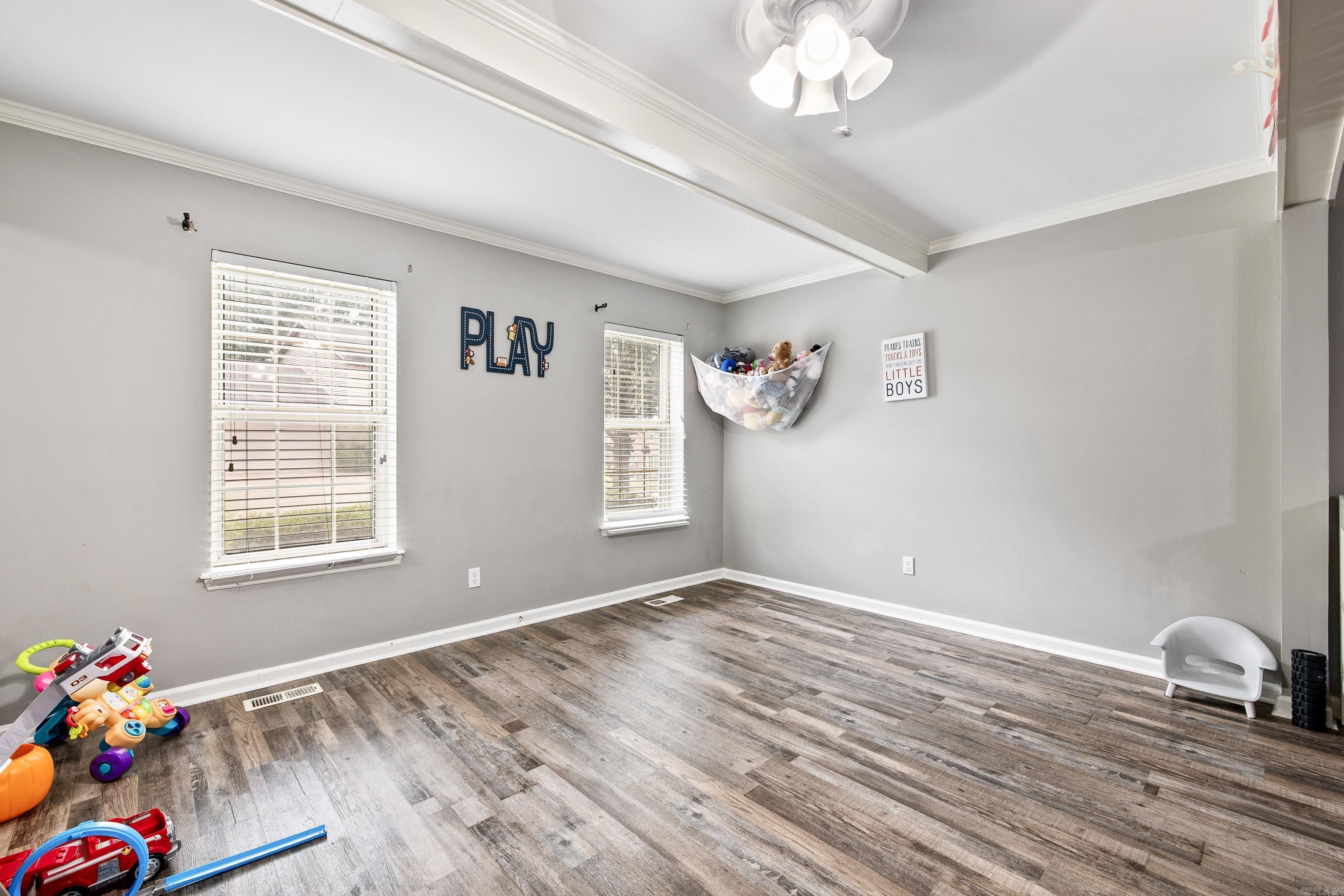 PEBBLE BEACH PARK - Residential