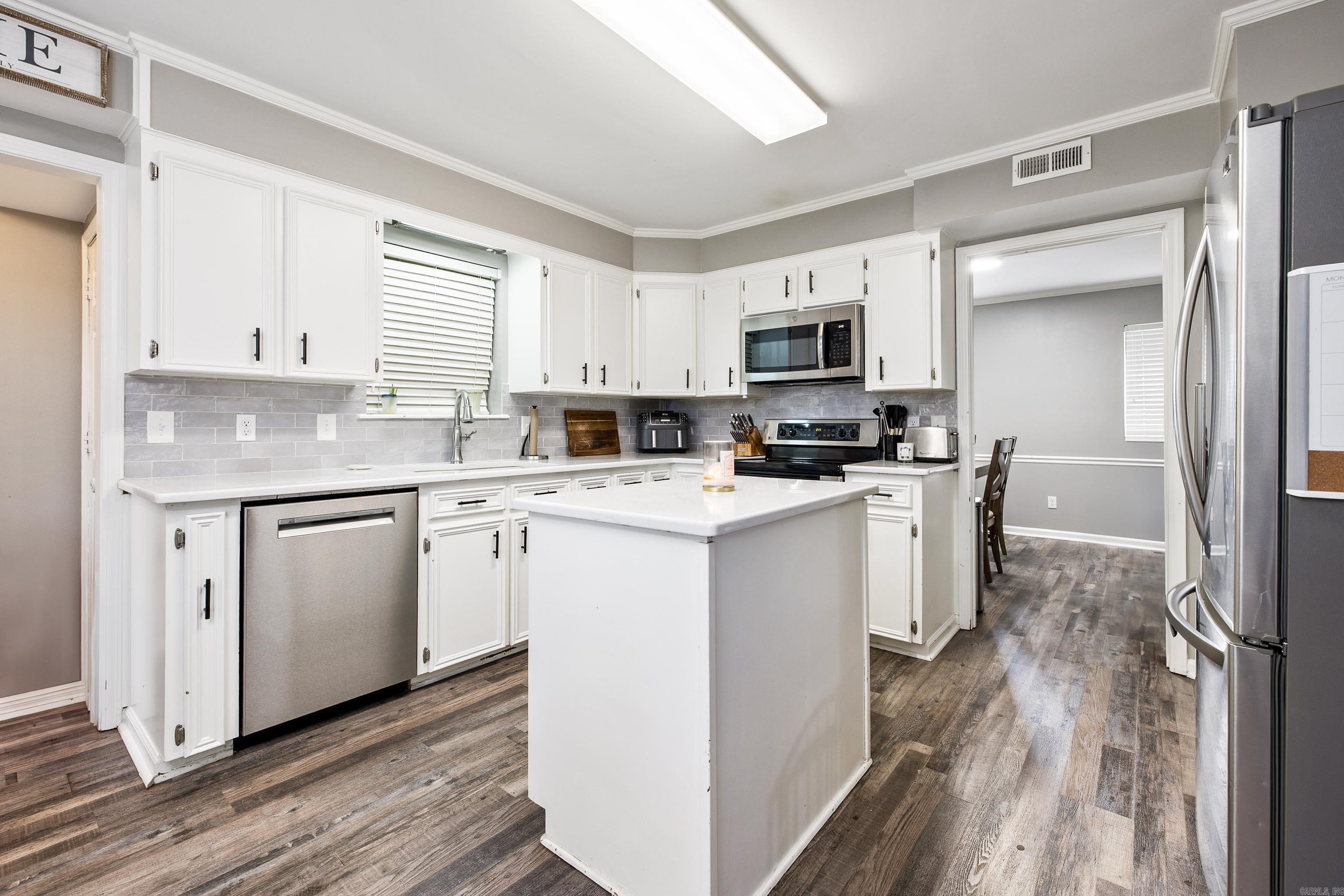 PEBBLE BEACH PARK - Residential