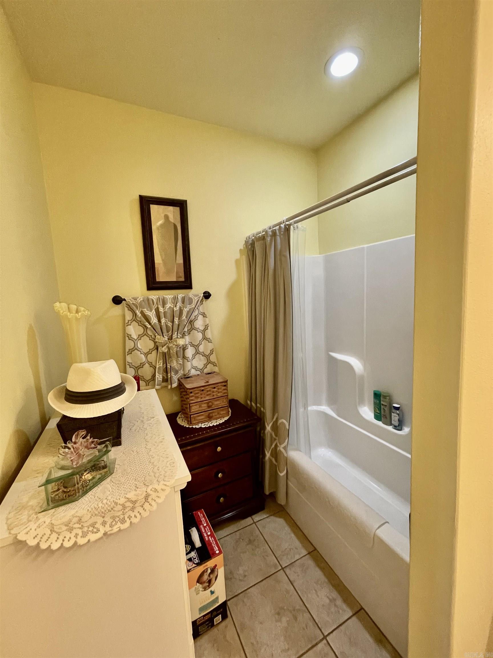 ASHLEY DOWNS - Residential