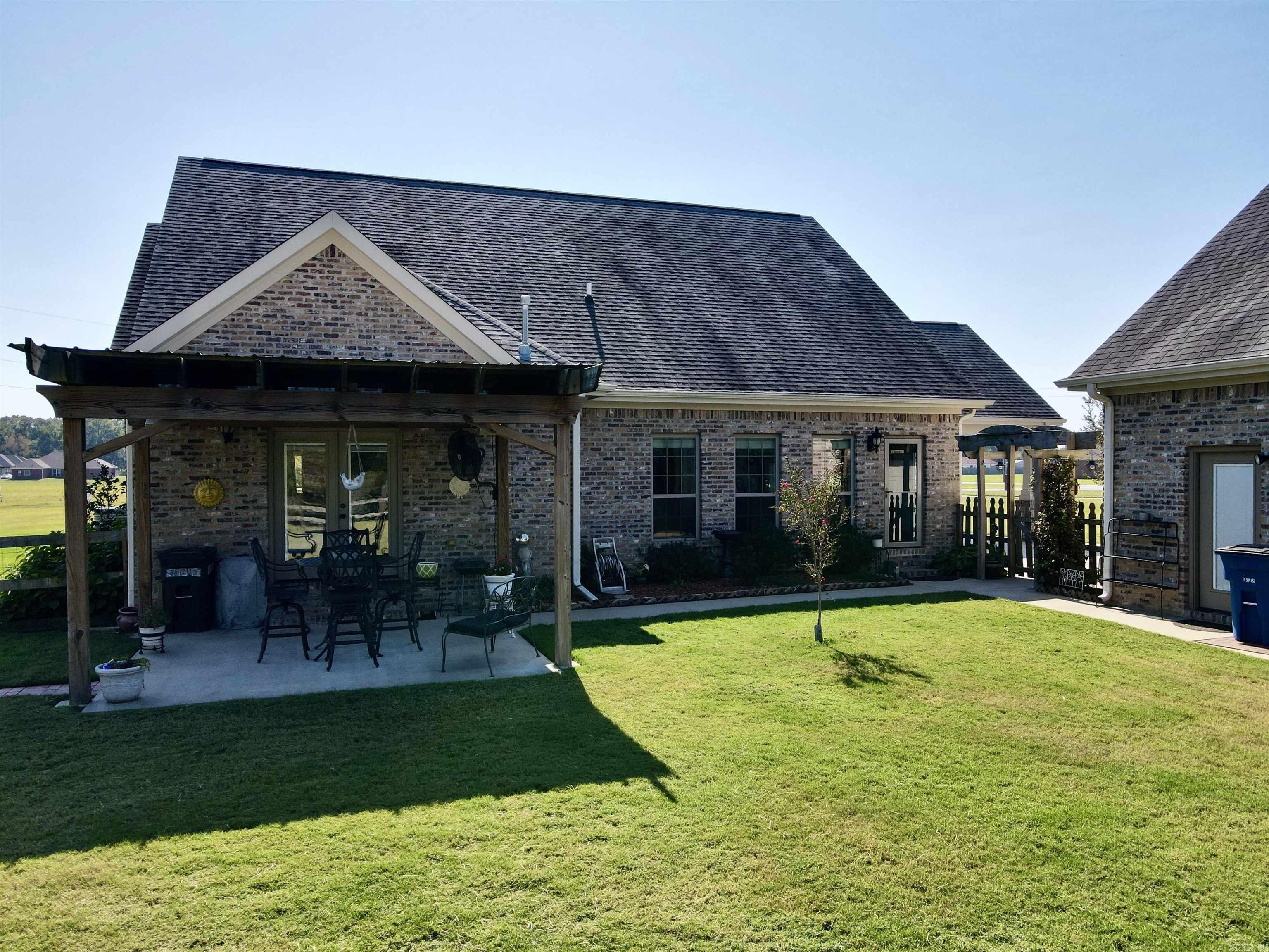 ASHLEY DOWNS - Residential