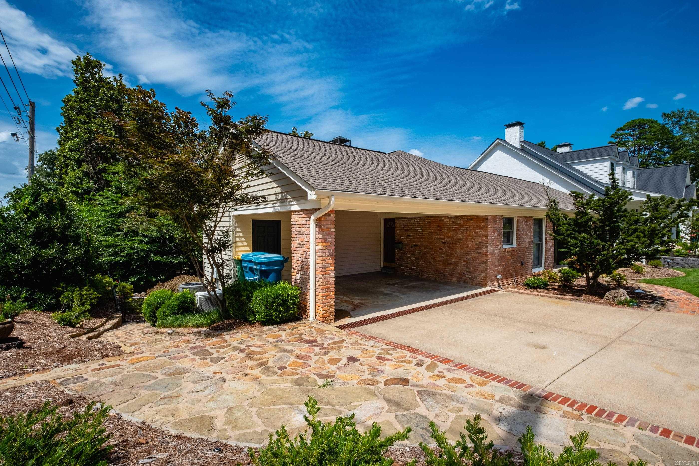 EAST PALISADES - Residential