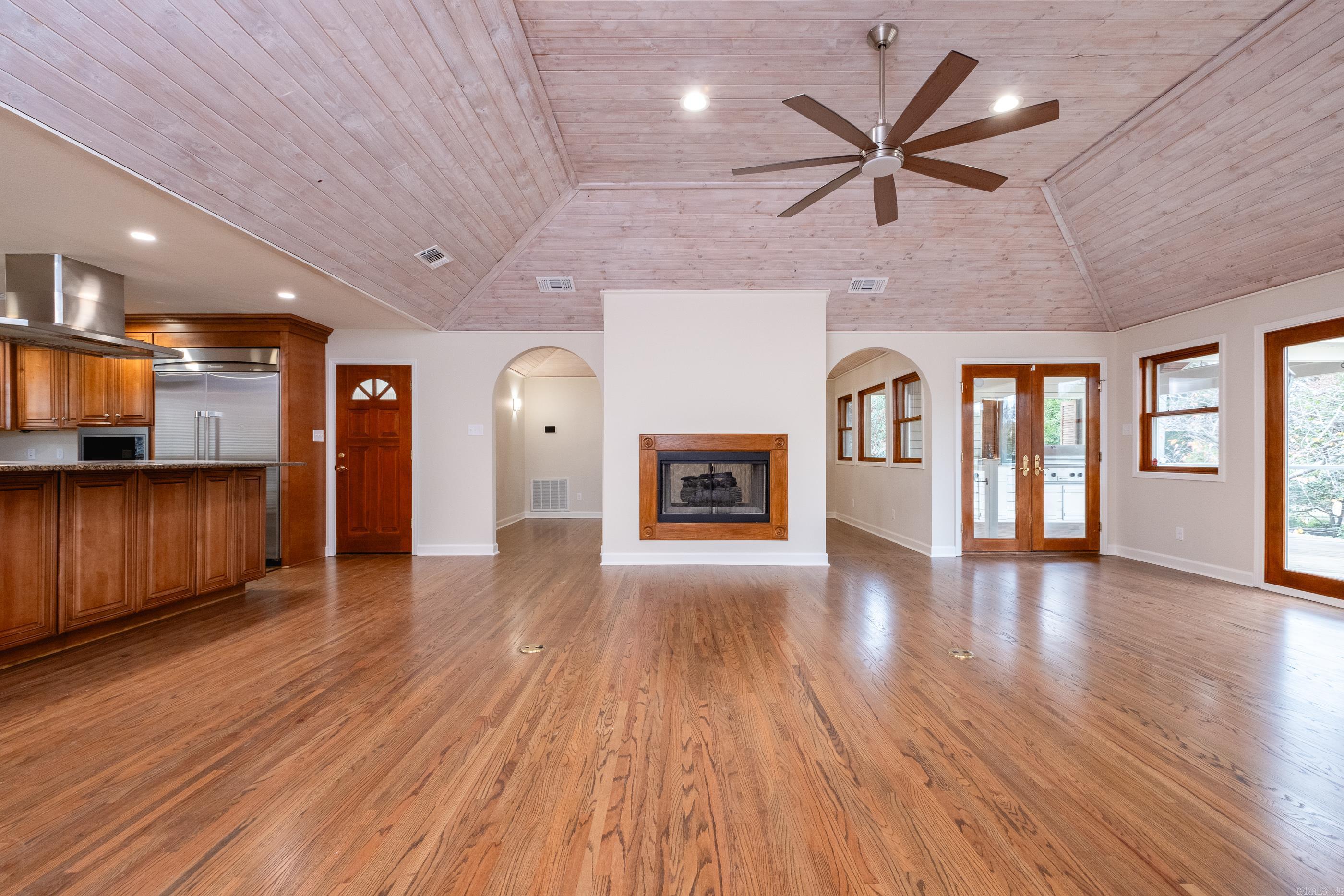 EAST PALISADES - Residential