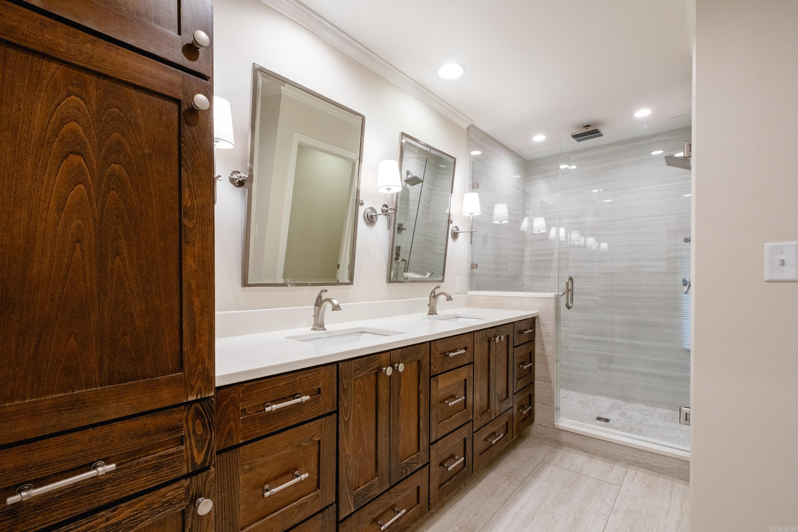 EAST PALISADES - Residential