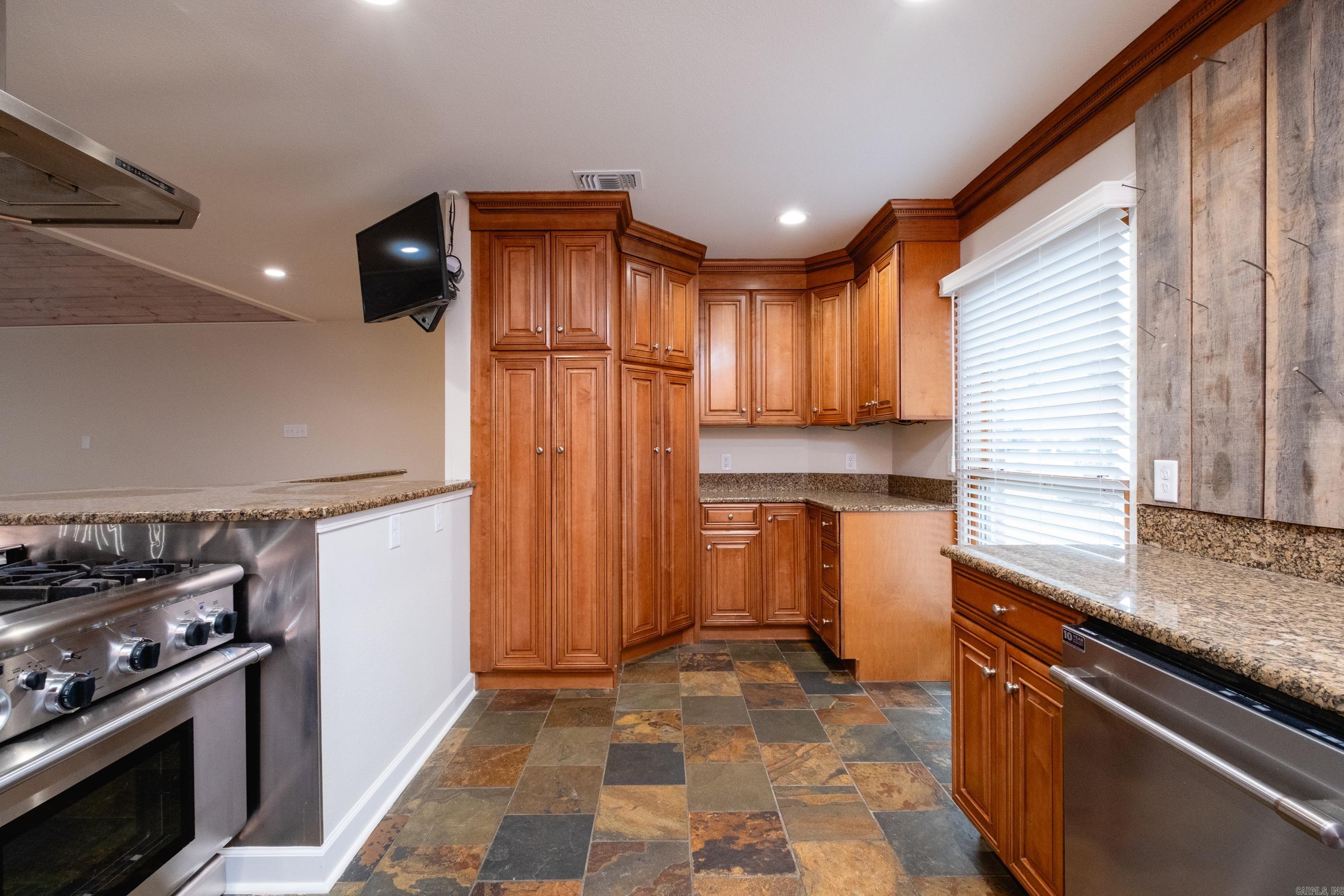 EAST PALISADES - Residential