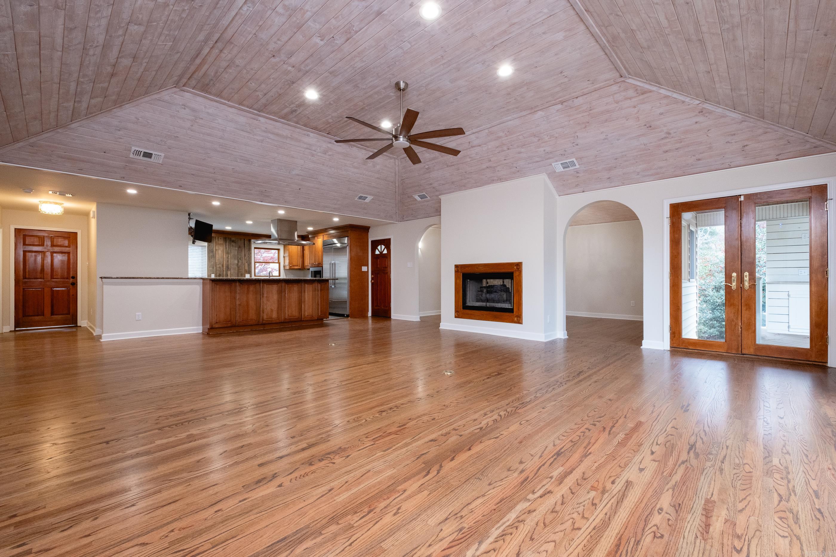 EAST PALISADES - Residential