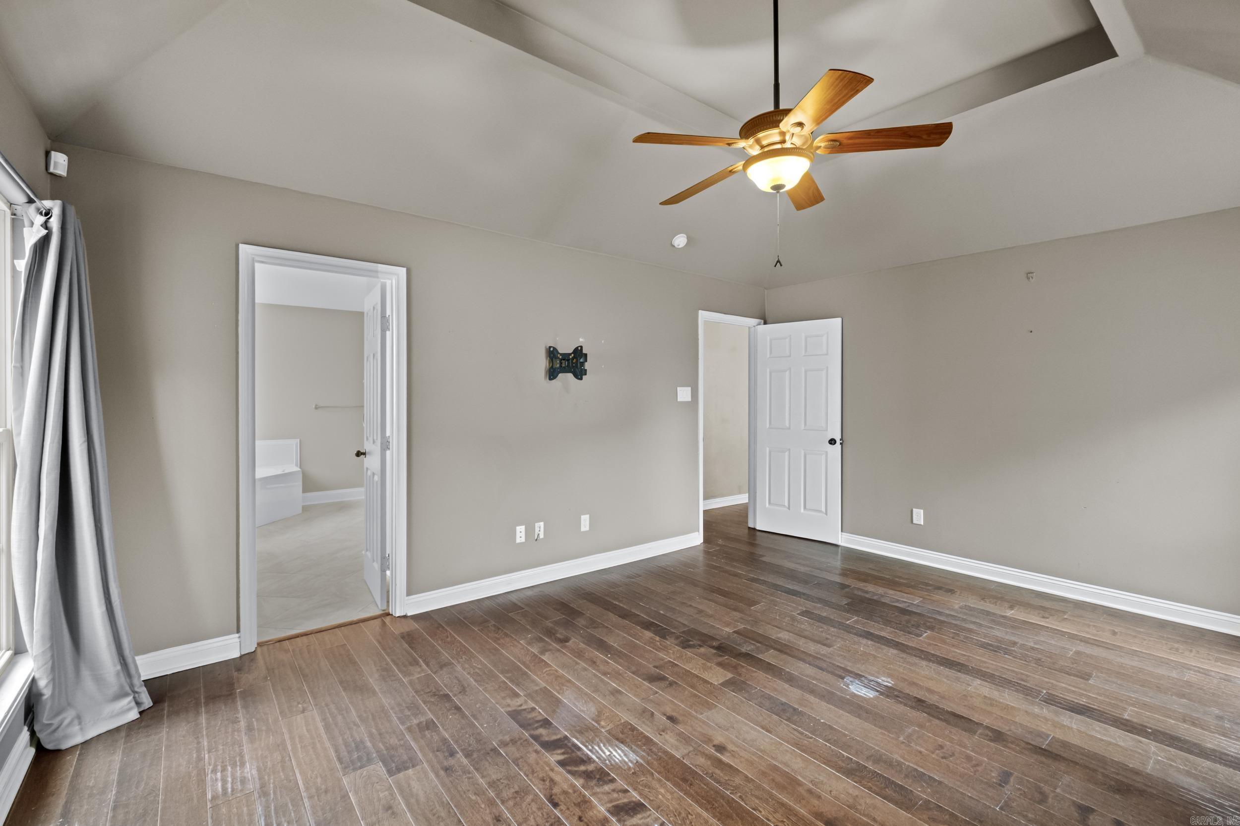 COUNTRY VILLAGE ESTATES - Residential