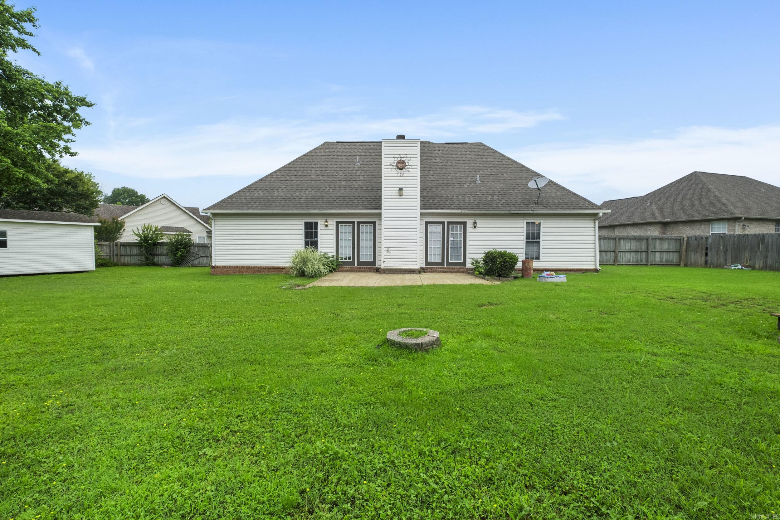 COUNTRY VILLAGE ESTATES - Residential