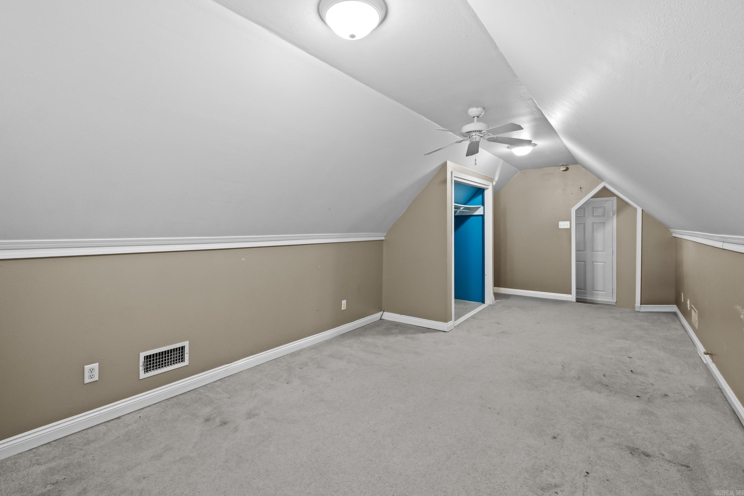 COUNTRY VILLAGE ESTATES - Residential