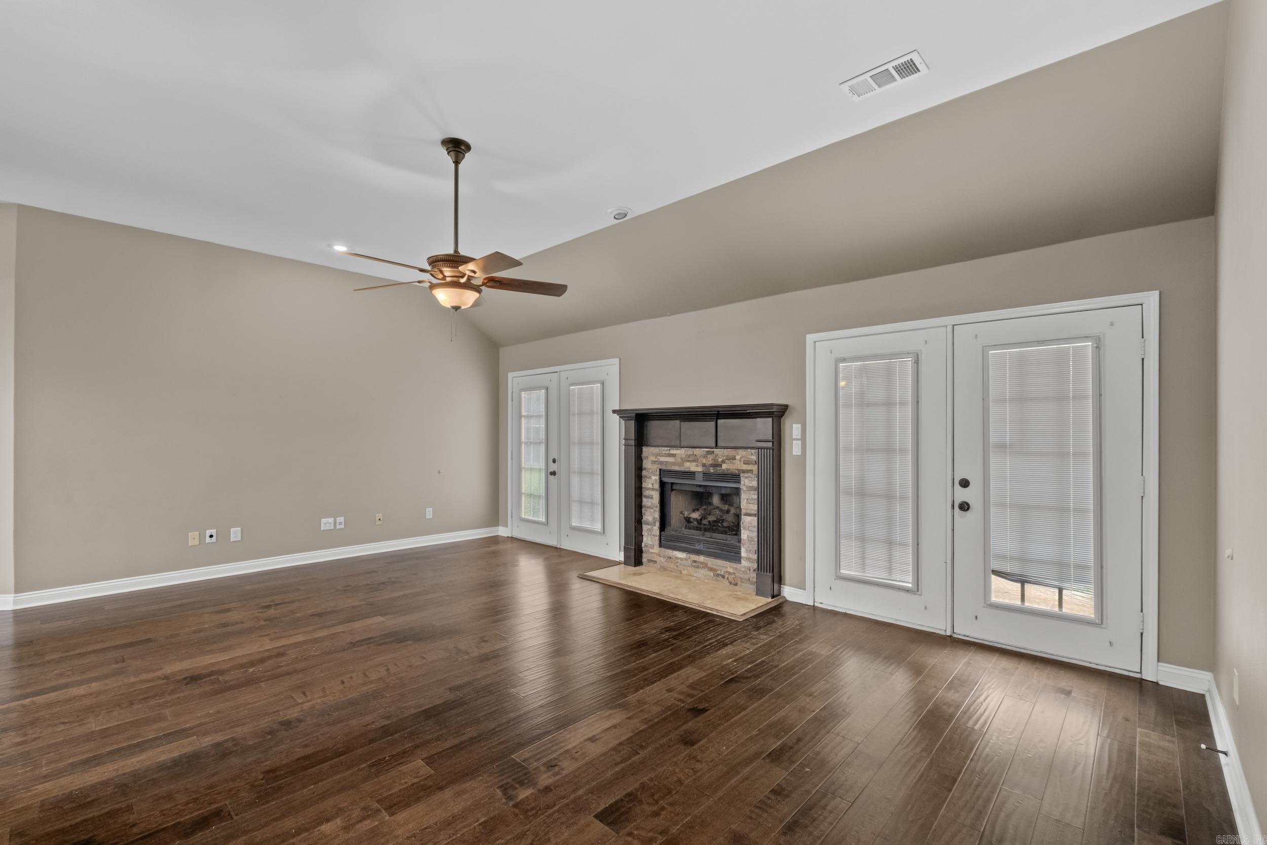 COUNTRY VILLAGE ESTATES - Residential