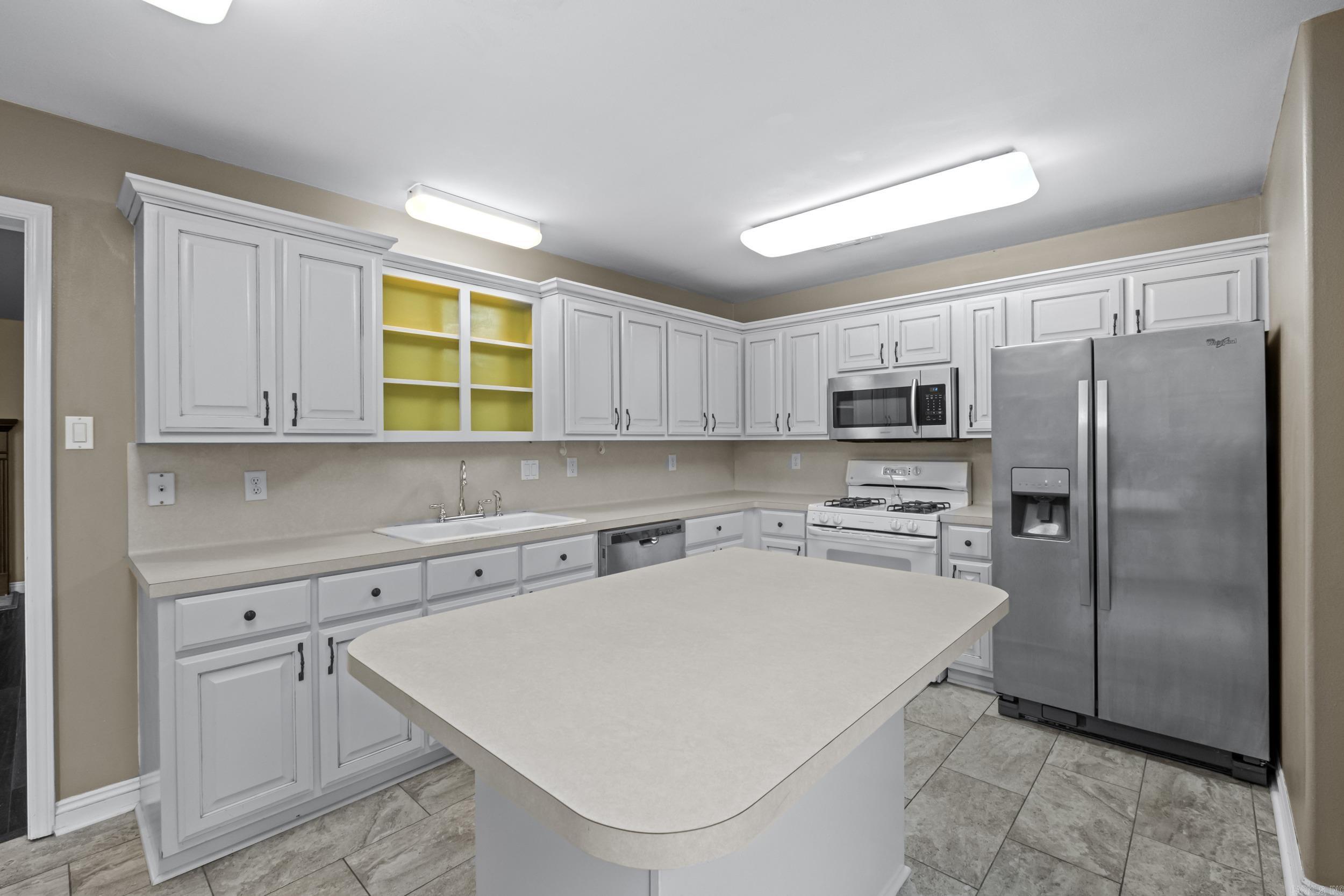 COUNTRY VILLAGE ESTATES - Residential