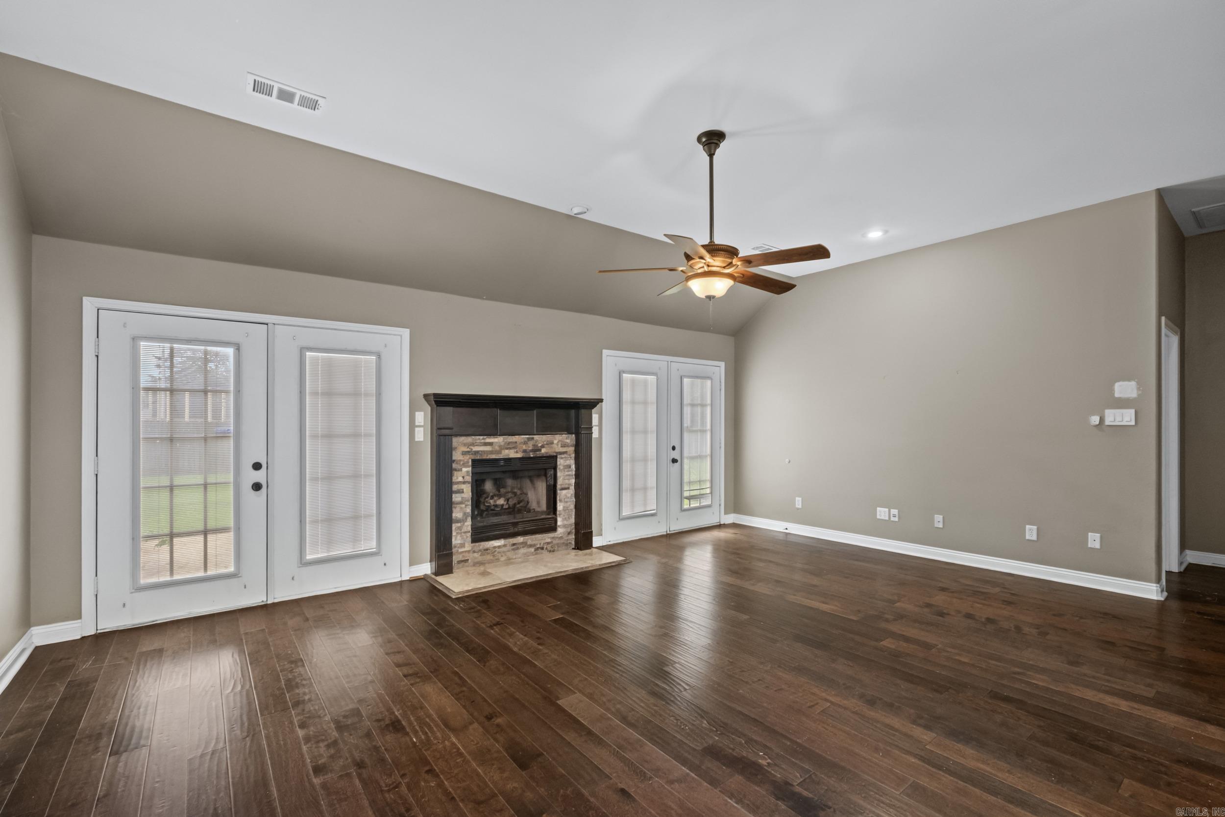 COUNTRY VILLAGE ESTATES - Residential