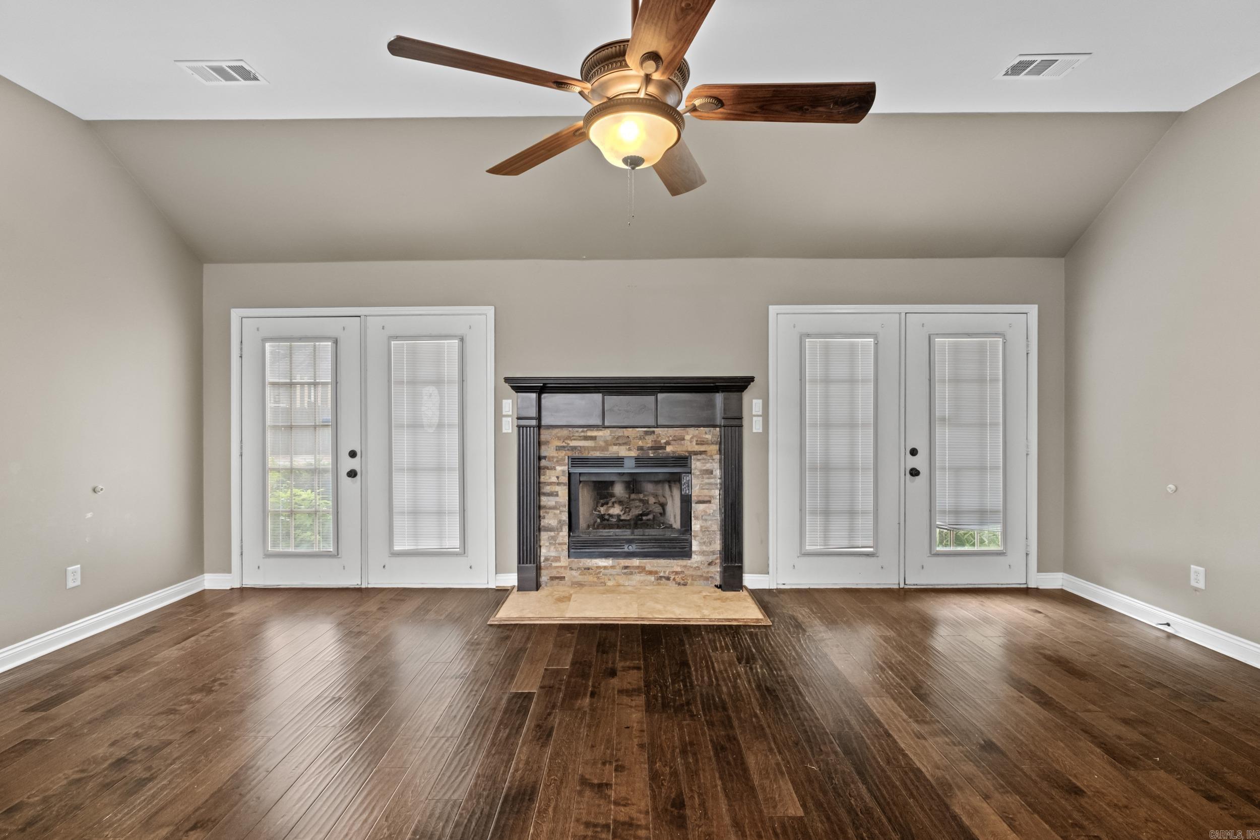 COUNTRY VILLAGE ESTATES - Residential