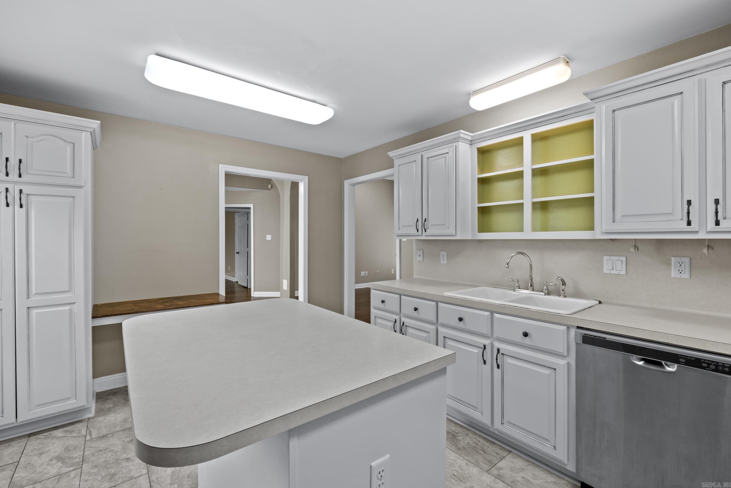 COUNTRY VILLAGE ESTATES - Residential