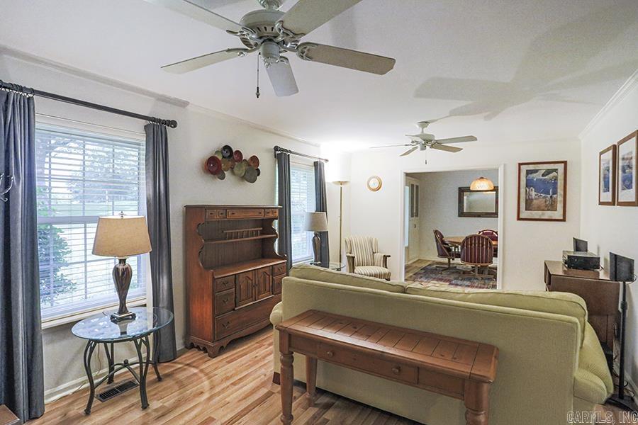 LEAWOOD MANOR - Residential