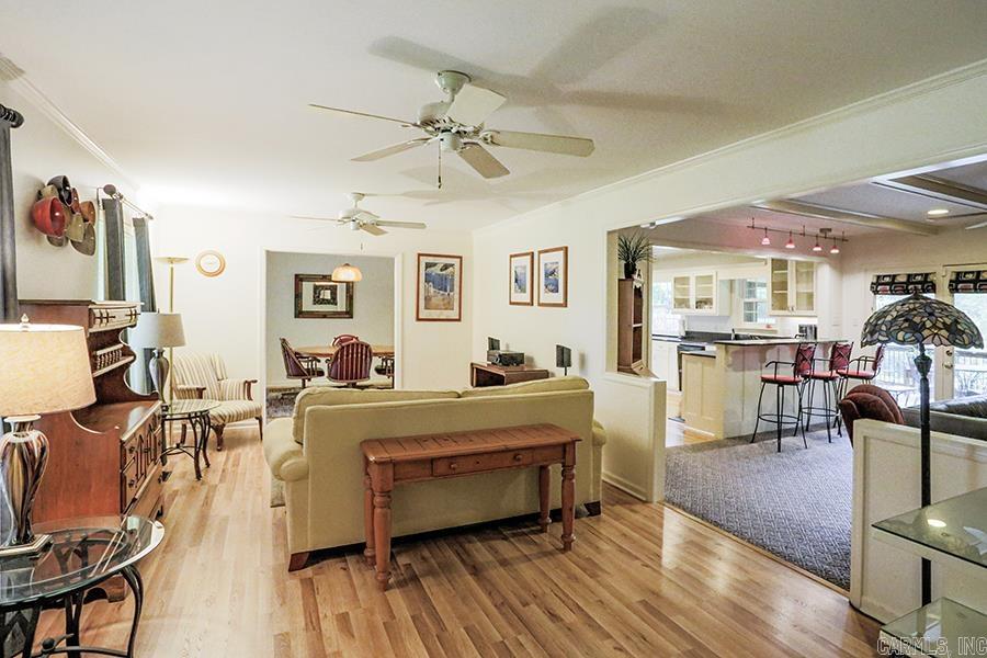 LEAWOOD MANOR - Residential