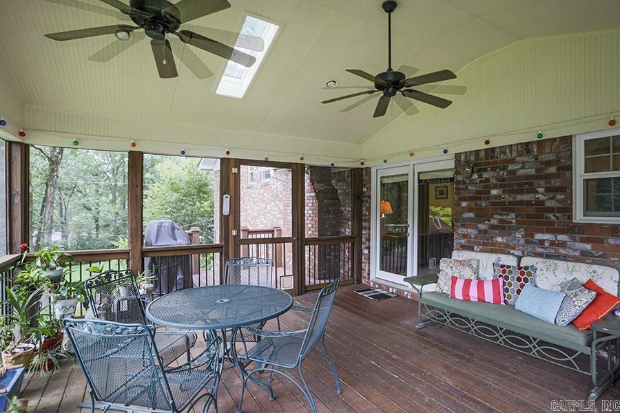 LEAWOOD MANOR - Residential