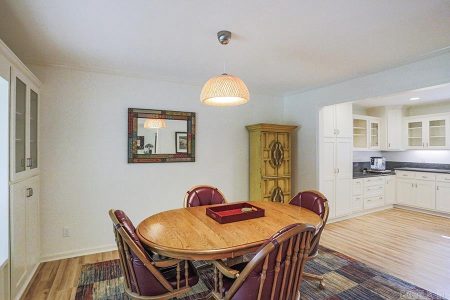 LEAWOOD MANOR - Residential