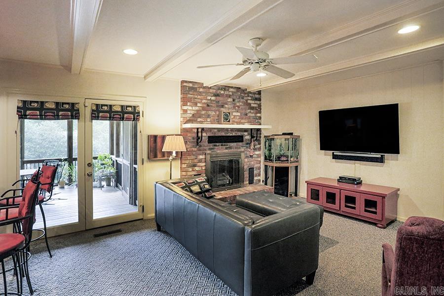 LEAWOOD MANOR - Residential