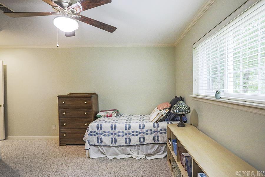 LEAWOOD MANOR - Residential