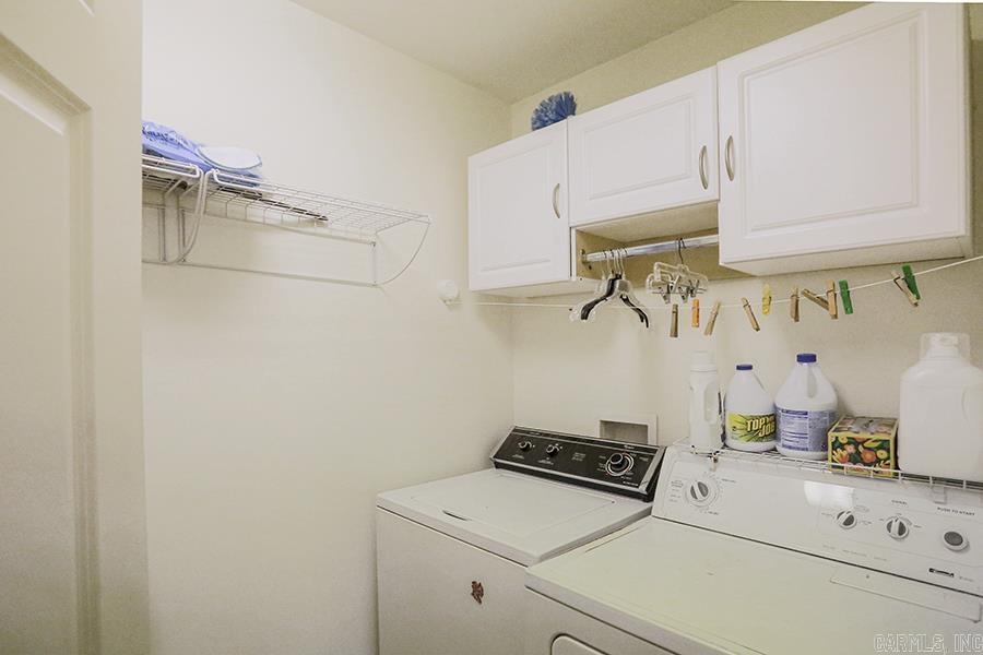 LEAWOOD MANOR - Residential