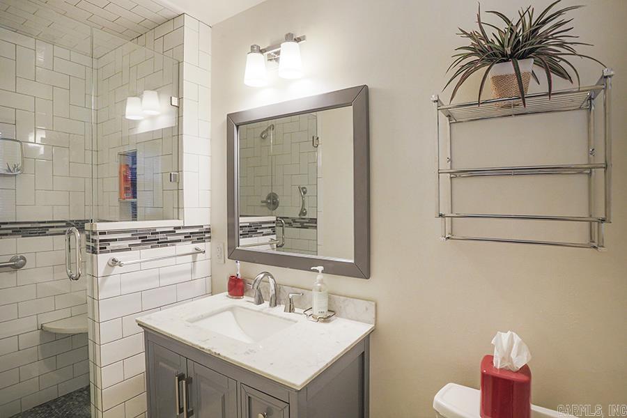 LEAWOOD MANOR - Residential