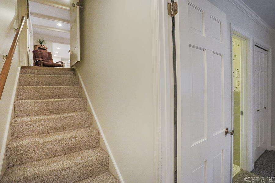 LEAWOOD MANOR - Residential