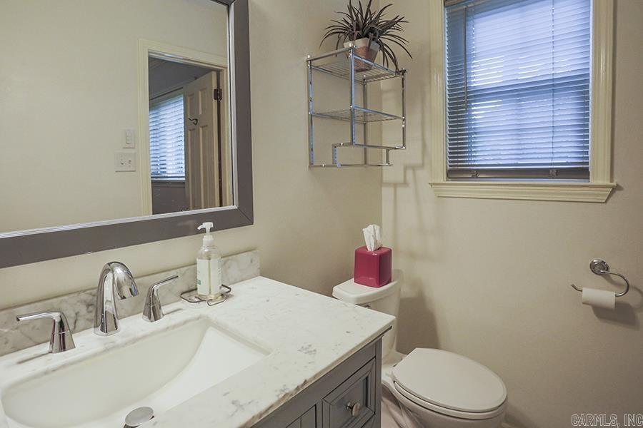 LEAWOOD MANOR - Residential