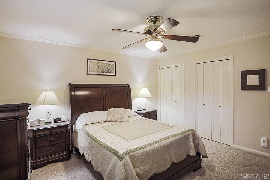 LEAWOOD MANOR - Residential