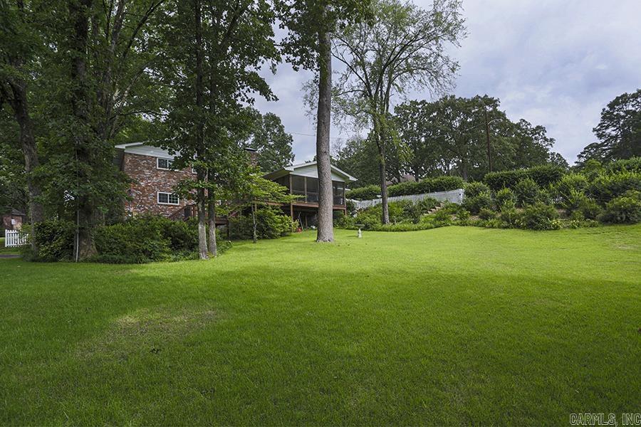 LEAWOOD MANOR - Residential