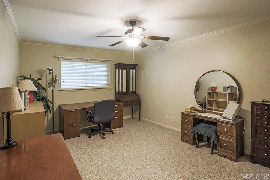 LEAWOOD MANOR - Residential