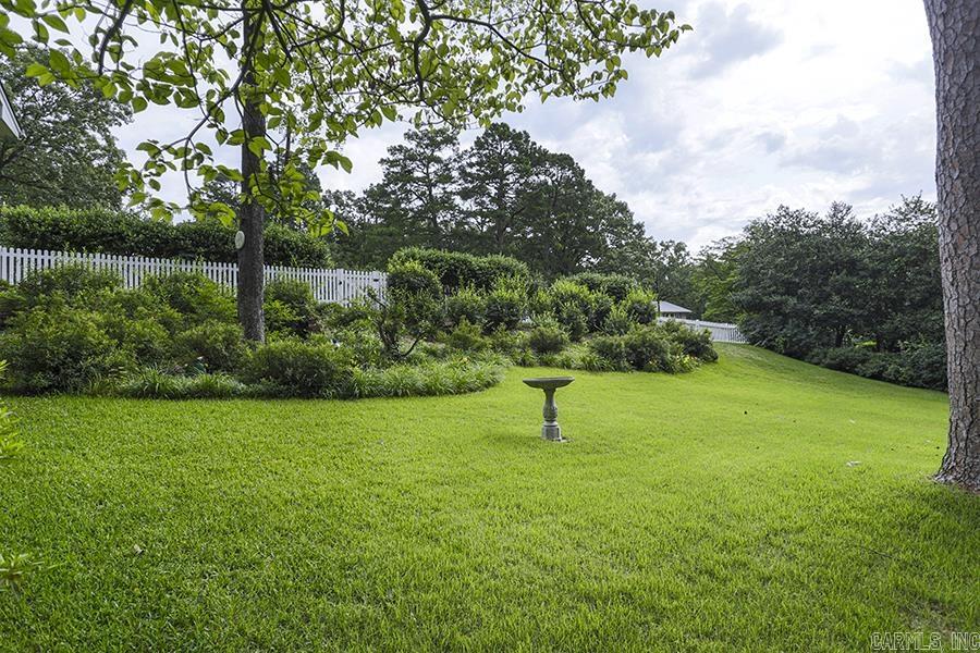 LEAWOOD MANOR - Residential