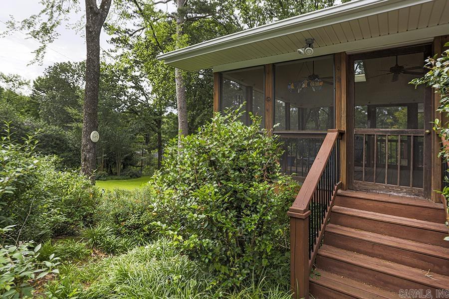 LEAWOOD MANOR - Residential