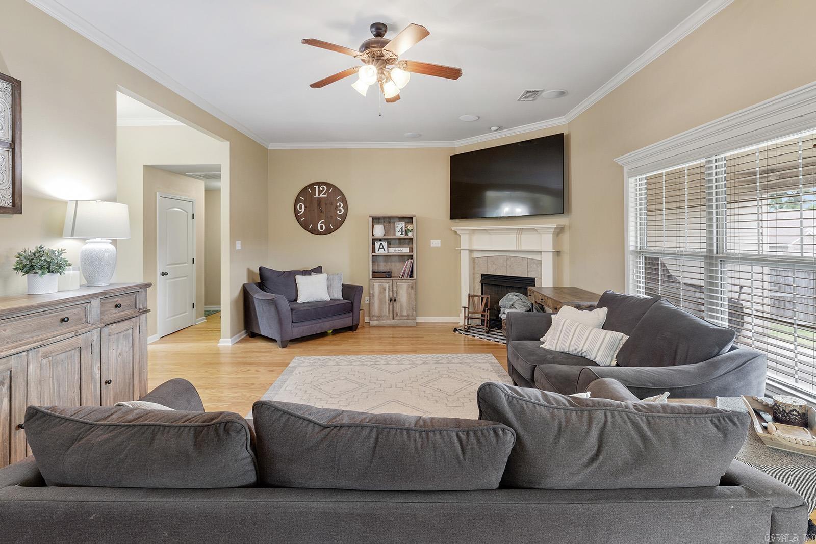 KINGS CROSSING - Residential