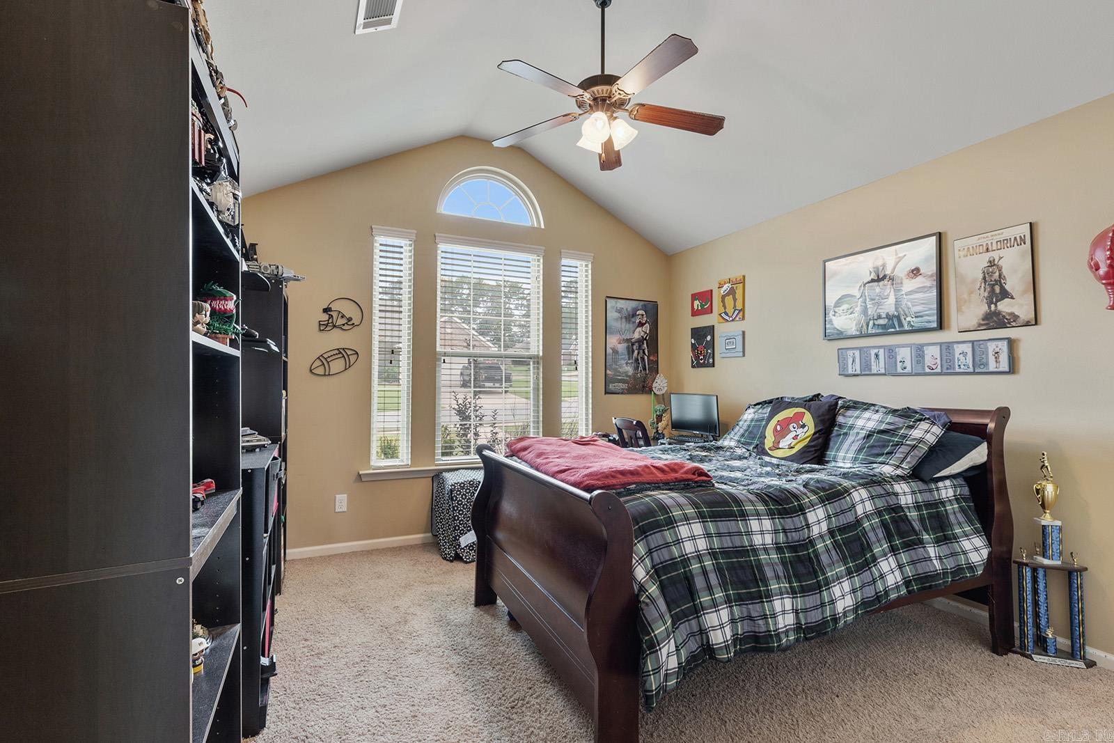 KINGS CROSSING - Residential