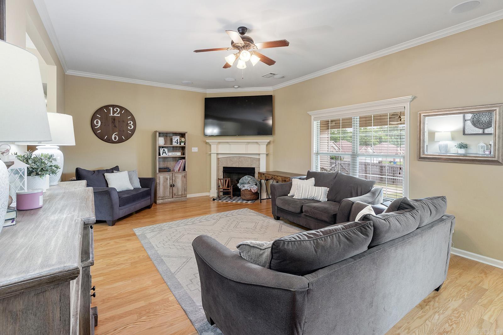 KINGS CROSSING - Residential