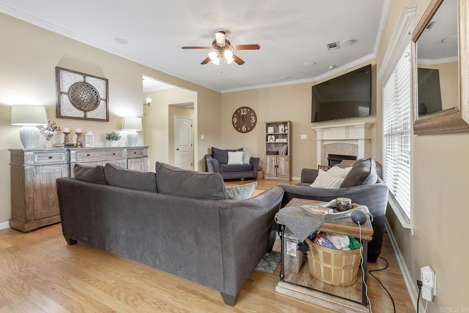 KINGS CROSSING - Residential