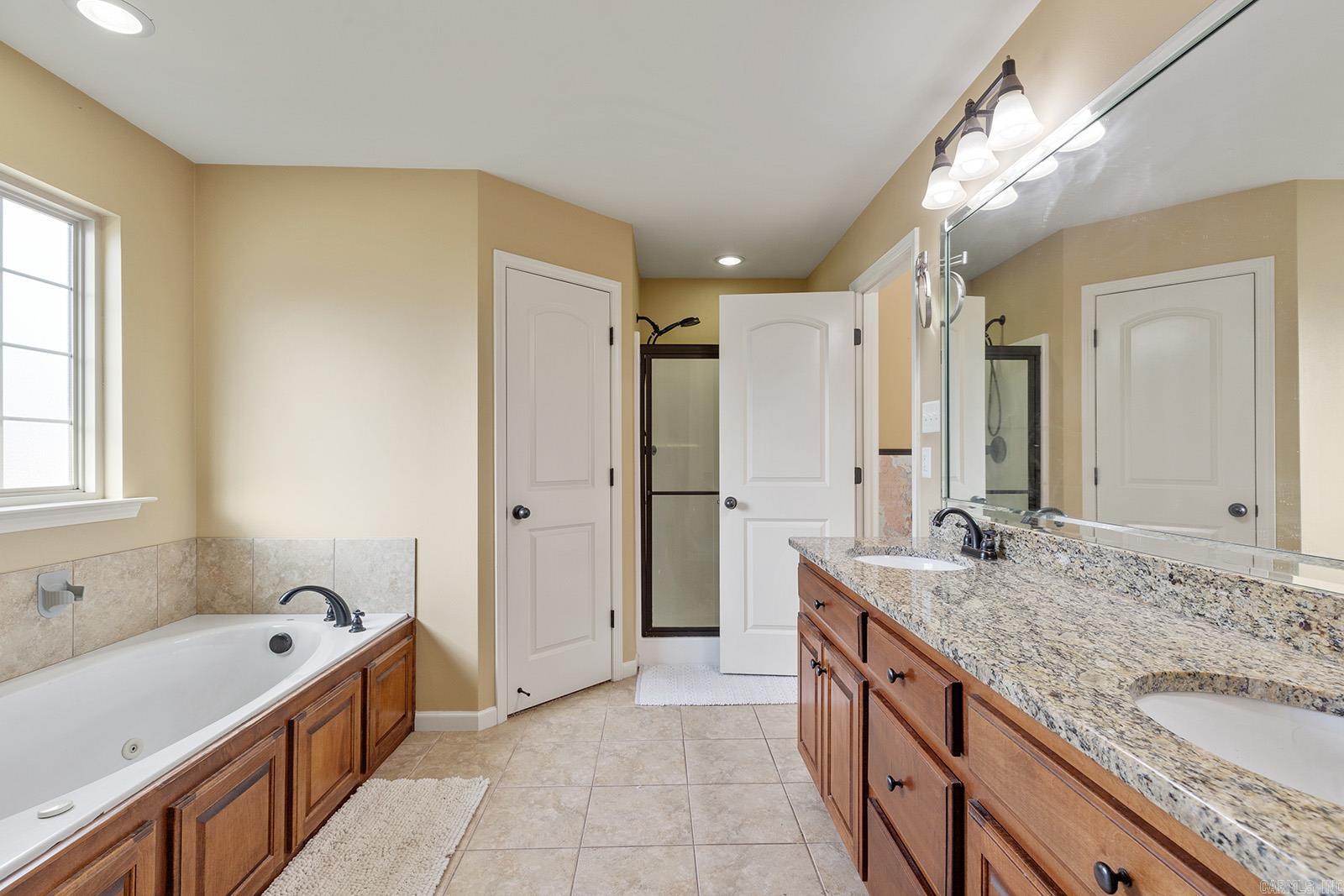 KINGS CROSSING - Residential