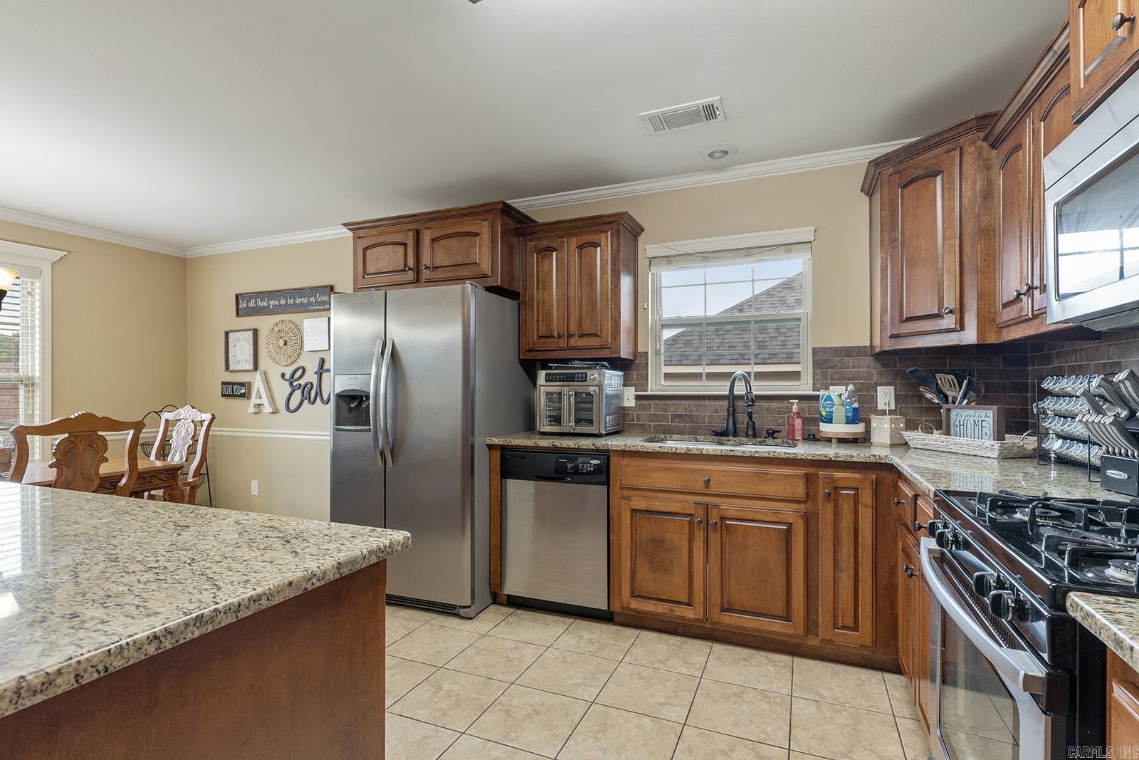 KINGS CROSSING - Residential