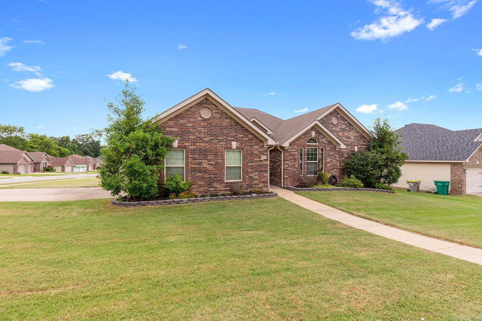 KINGS CROSSING - Residential