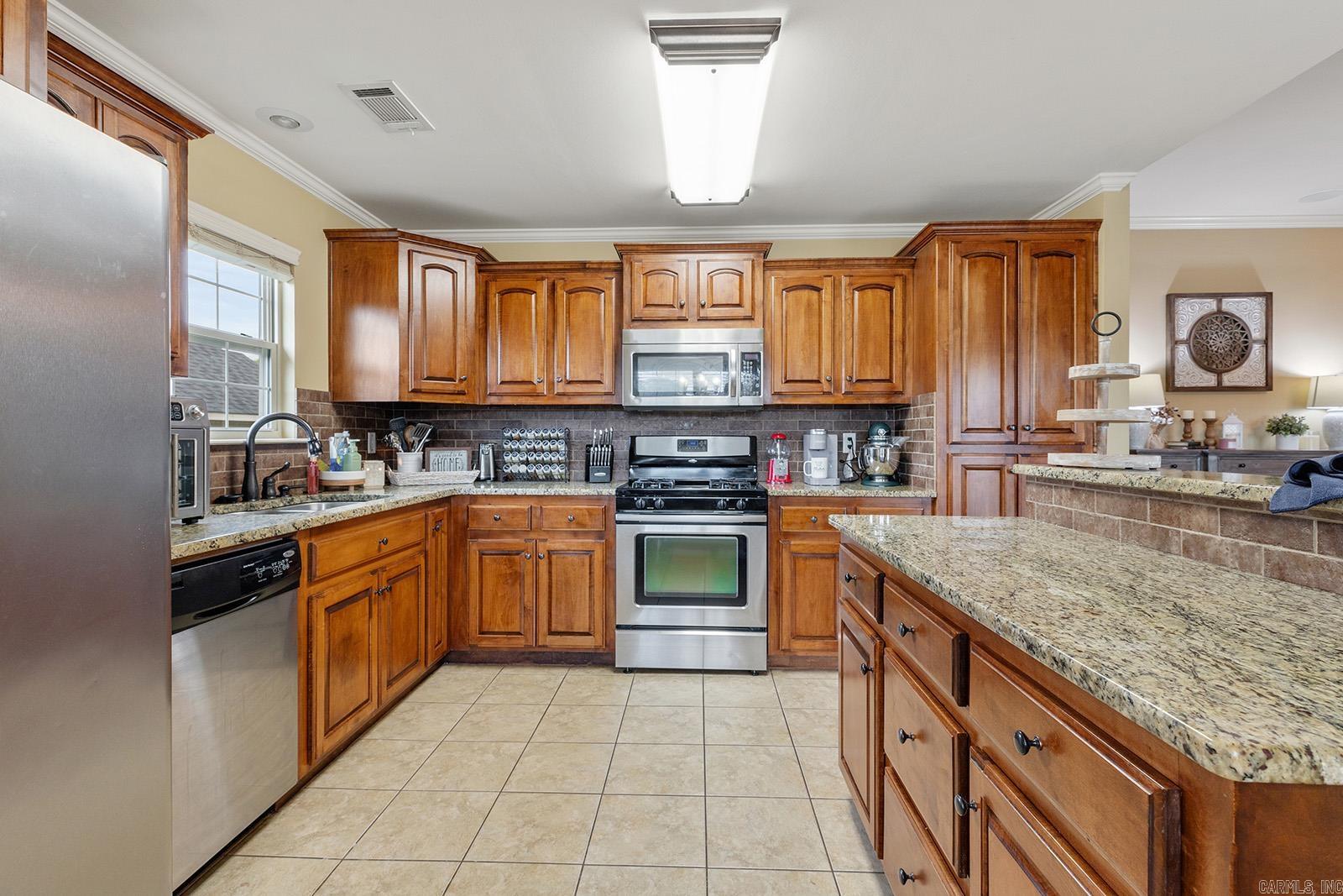 KINGS CROSSING - Residential