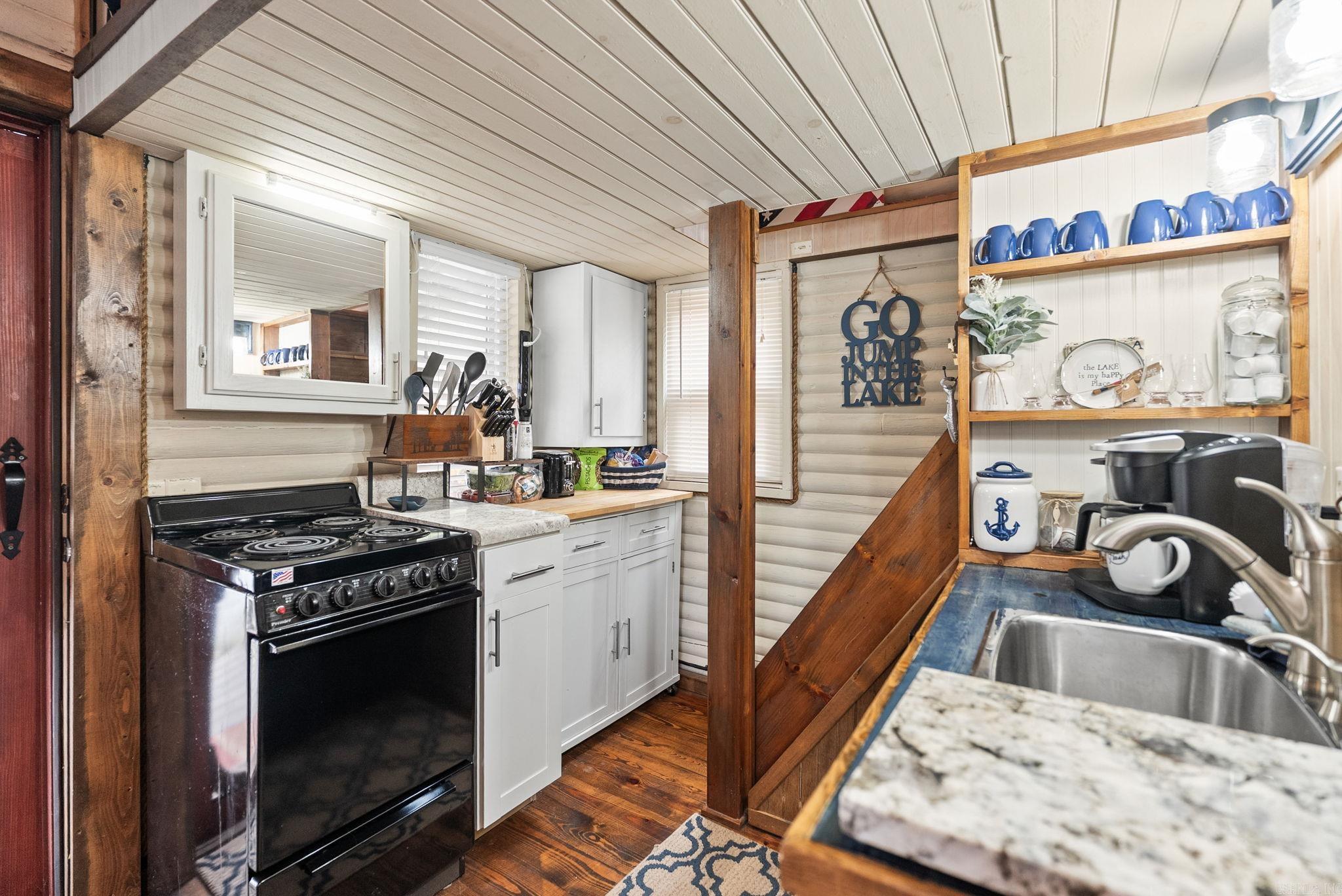 SILLS PENINSULA - Residential