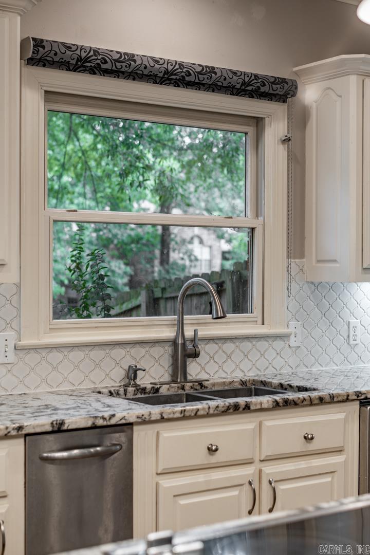 CHENAL RIDGE - Residential