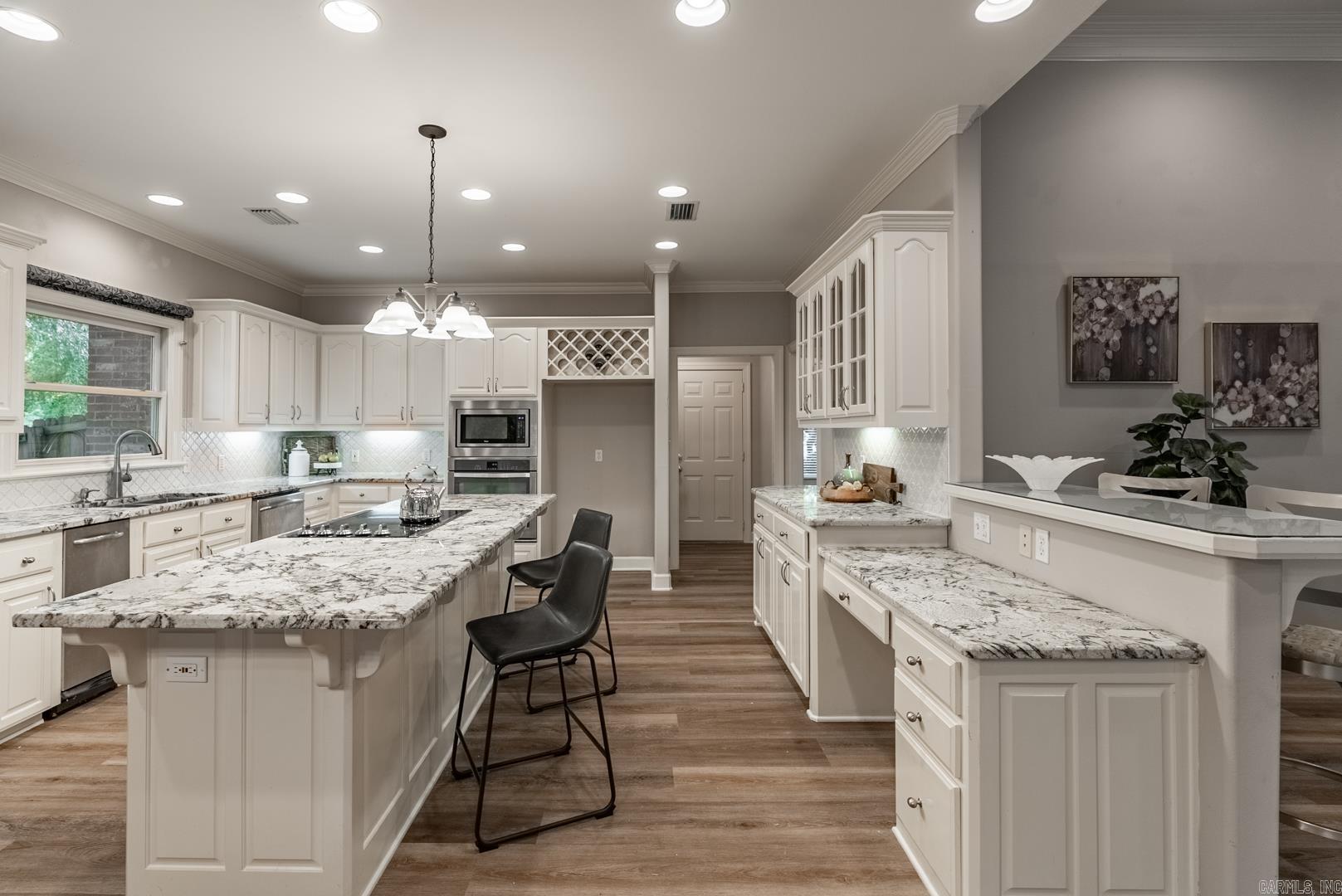 CHENAL RIDGE - Residential