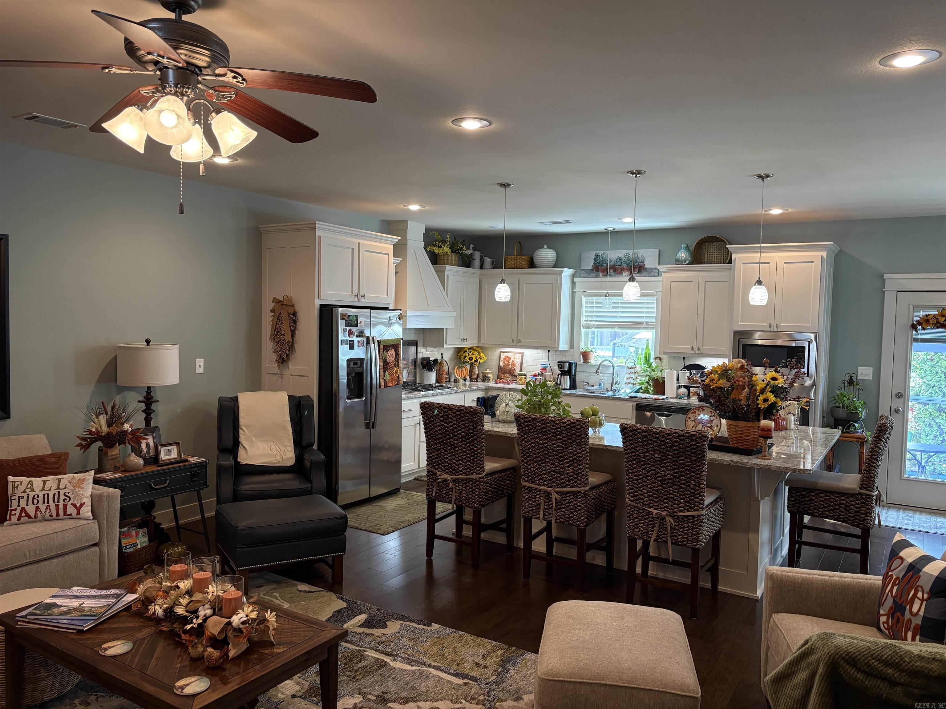 THE COVE - Residential